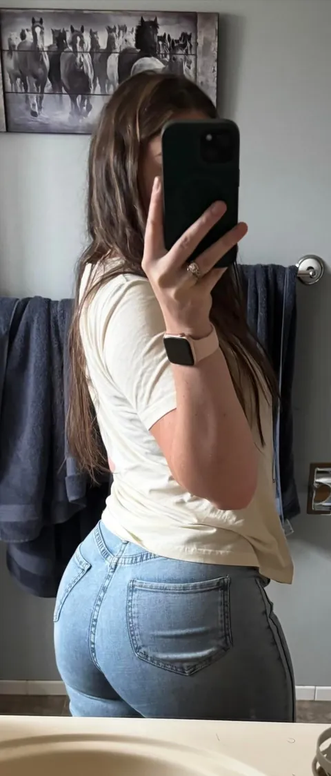 What do you think of this average wifey?