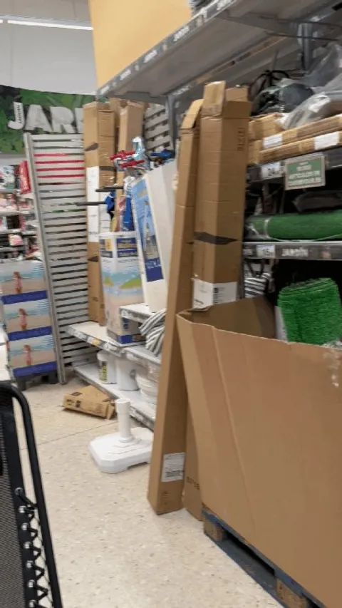 Ain’t nothin wrong with some public tits
