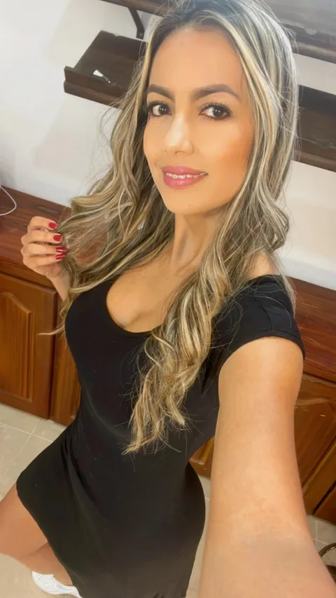 Do you think I look hot in my dress ?