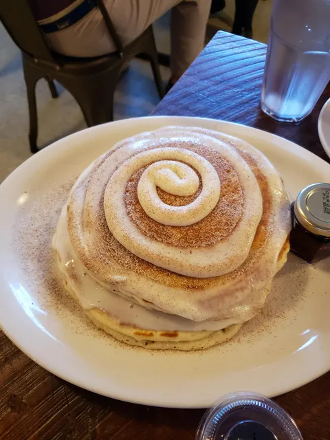 [I ate] Cinnamon Roll Pancakes