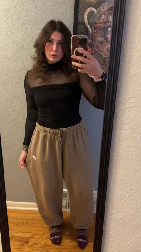 Any men out there still find an all natural woman attractive? 🫣➡️ f26