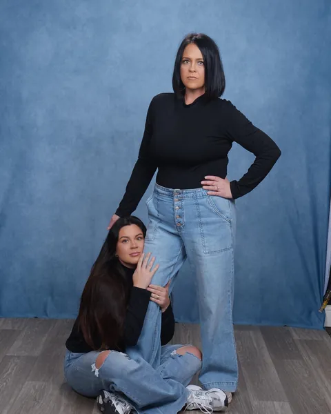 We finally did the awkward sibling photo sesh at JCPenny as a gift to our parents. 10/10 Recommend 🫶