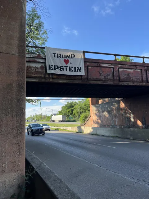 Trump ❤️s Epstein - Columbus, OH (OC)