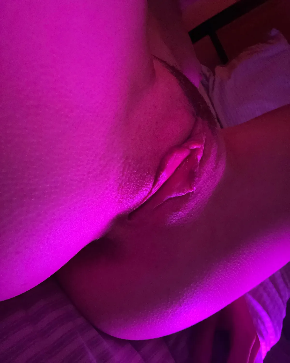 A guy (f)ingered me in an art gallery