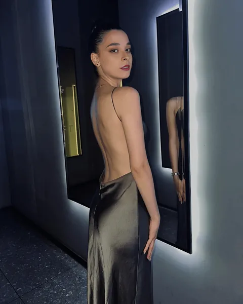 I don't normally dress up nor party but I had the chance to go out with friends last night, it took quite a bit to feel comfortable