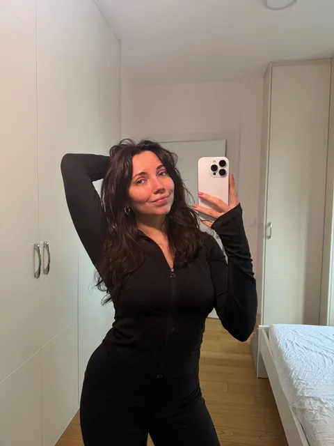 Nude or no?