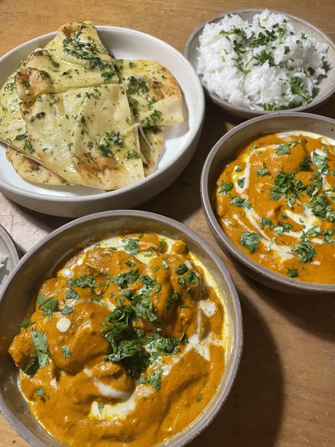 [homemade] butter chicken with garlic butter naan