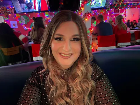 I got a makeover yesterday by a Sephora artist and she did an absolutely incredible job. By the way I’m crossdresser and you can’t even tell.