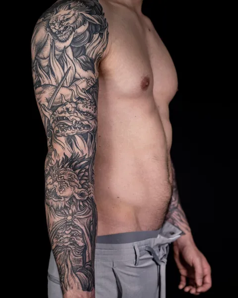 HELL, arms and back tattoo made in 2022 by me, Maud DARDEAU. Bordeaux, France.