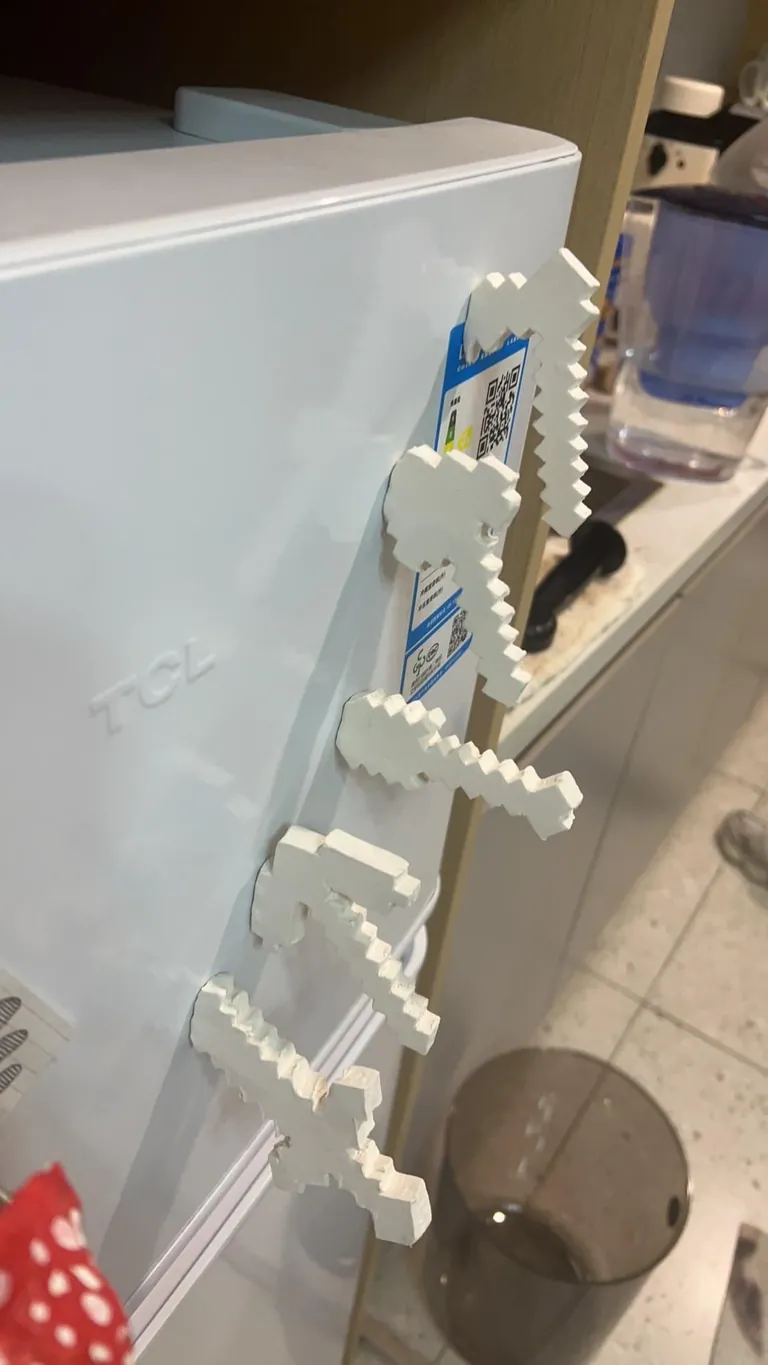 I was trying to make some fridge magnets with clay, but then I figured it actually look better on my PC case lol