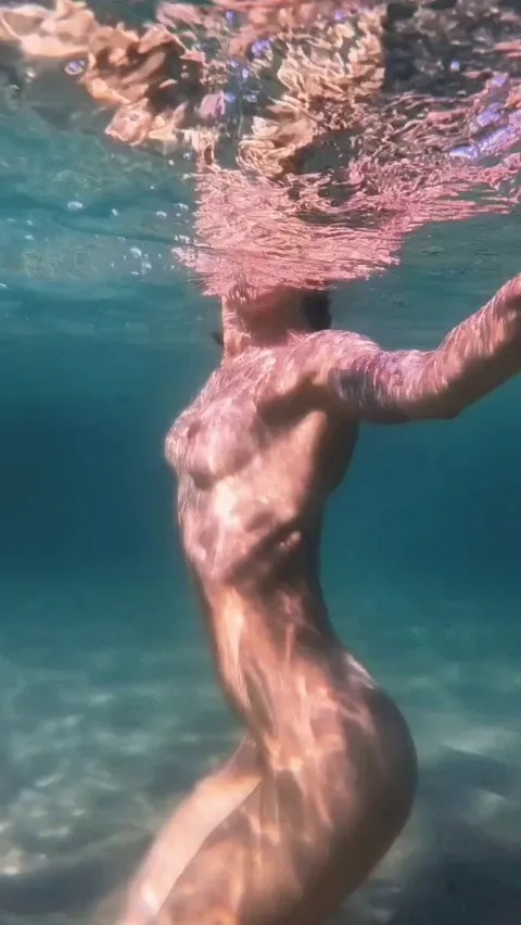 Yesterday, without my husband, after the changing room, my friend shooted this...😊 was it a good idea? [F]42