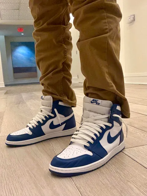 tongue tucked or out? 🤔