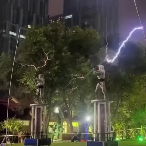 Tesla Coils electric dance performance at Shandong, China