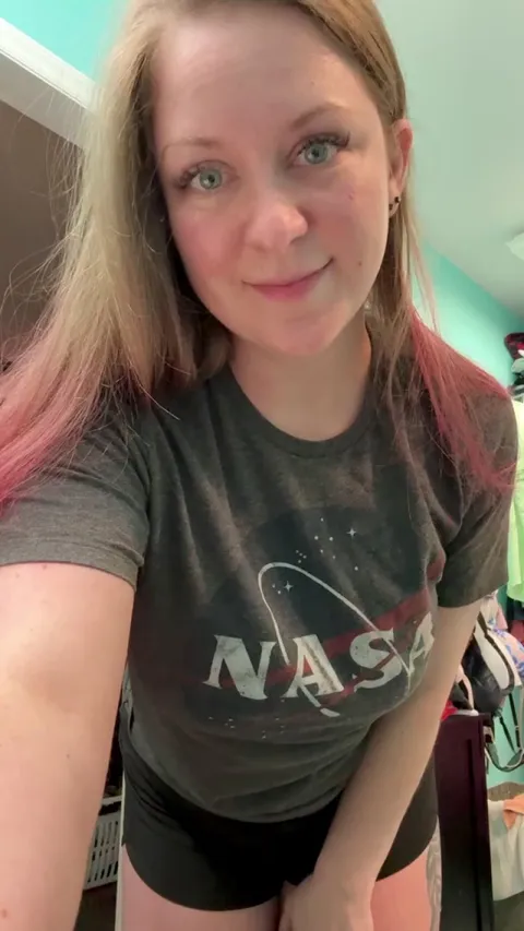 Side effects of seeing my tits may include tightening in the pants ;)