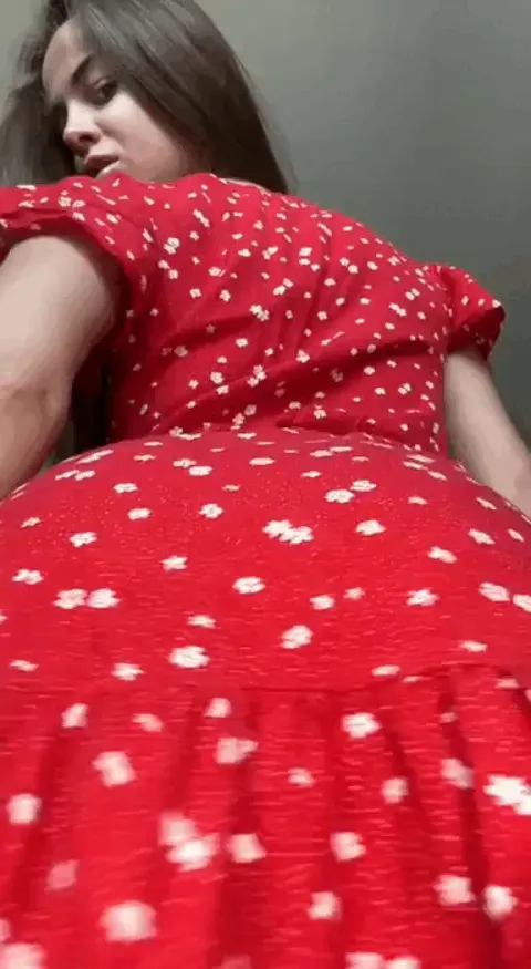 I never hide my pretty pussy when I'm wear skirt