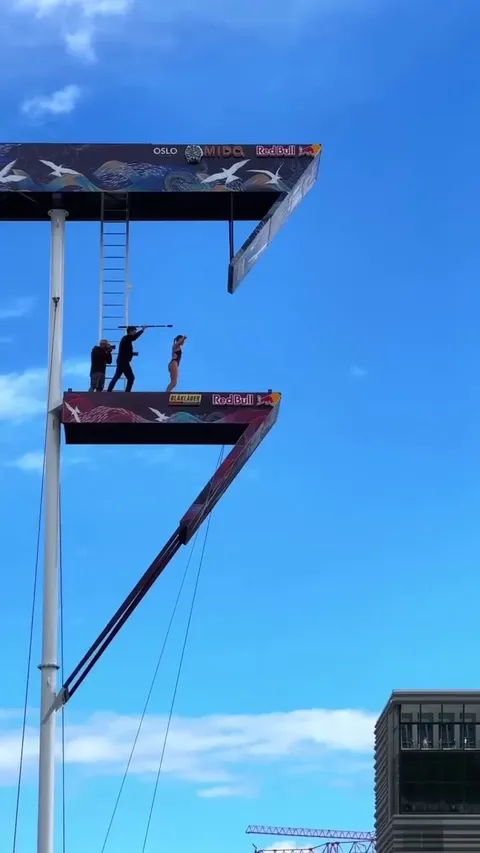 How we film some of the dives at Red Bull Cliff Diving