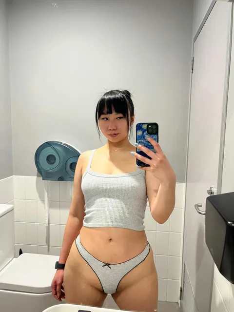 panties stretchin like a seatbelt after thanksgiving