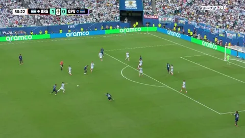 Deroy Duarte scores the equalizer for Cape Verde against Argentina