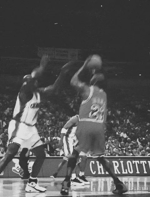 Michael Jordan's satisfying fadeaway shot