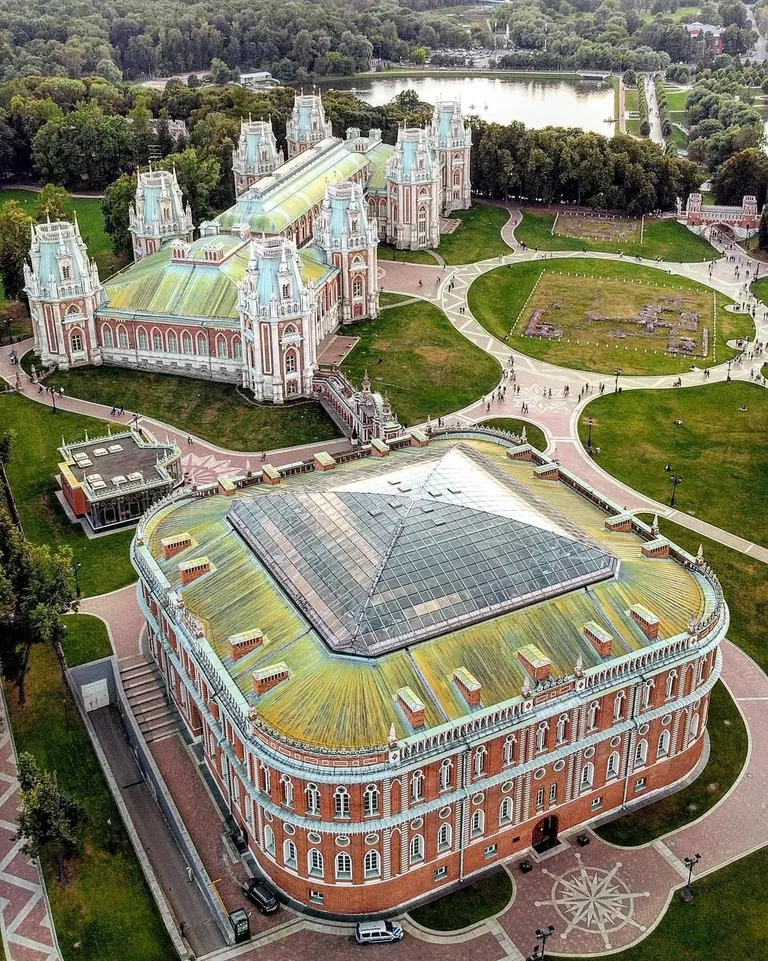 What do you make of Moscow architecture?