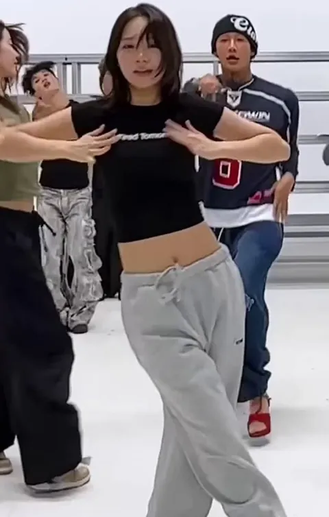 Chaewon - LE SSERAFIM