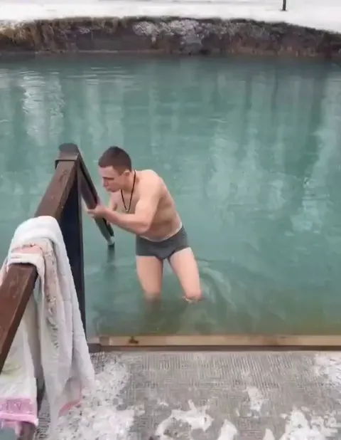 This territorial swan came in sounding like a helicopter