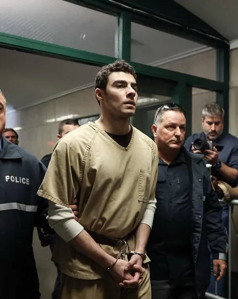 Luigi Mangione arriving at New York Supreme Criminal Court today 9/16/25
