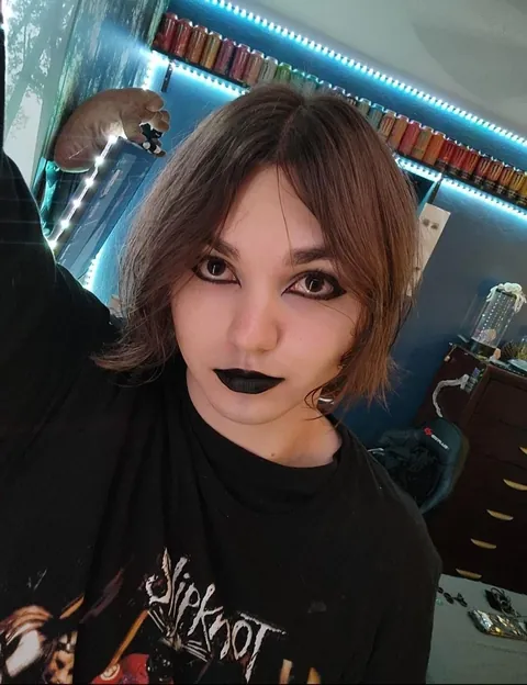 When you find out your goth crush is bigger than you :3