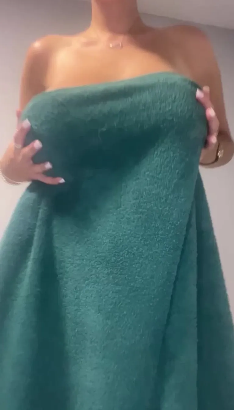 How do my tits and I look today? 😍