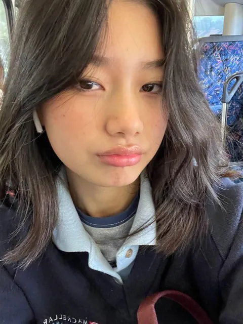 would u suck my puffy nipples if i sent u a tease pic? :>