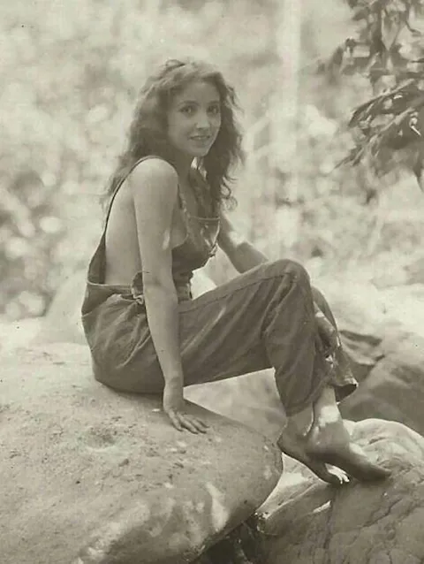 The stunningly beautiful Bessie Love in the early 1920's