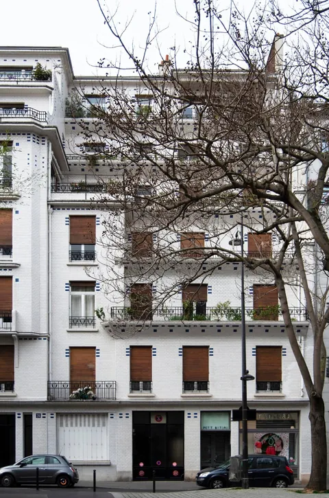 Residential building at 26 rue Vavin, Paris (1912-1914) by architects Charles Sarazin and Henri Sauvage