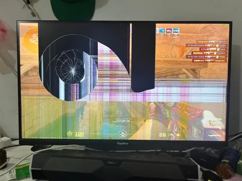 This crack actually has the golden ratio!