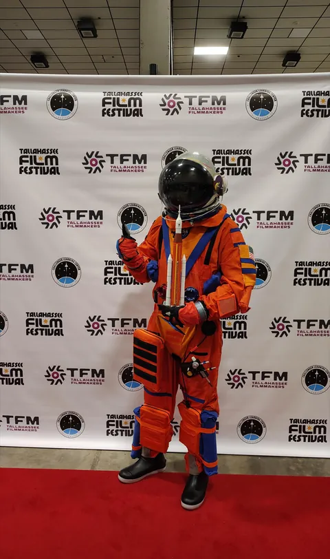 My Orion Survival Suit cosplay won an award at the cosplay contest!