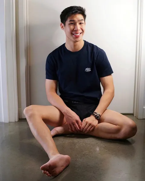 Anthony Tse - College boy Next Door