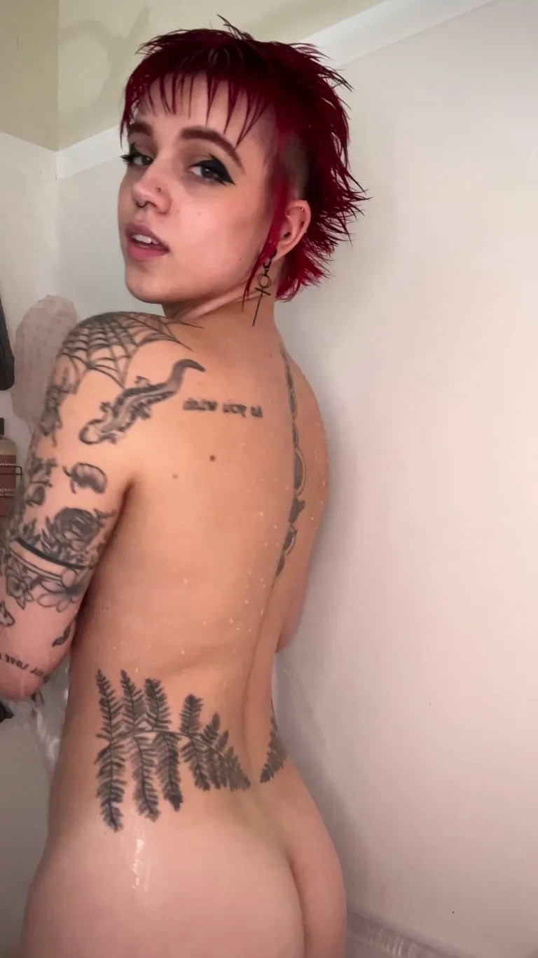 Soapy wet tits = clean and shiny tattoos 💦🫧🕷️