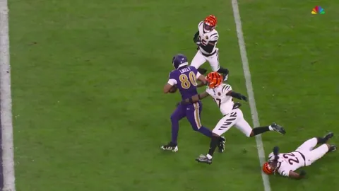 [Highlight] Isaiah Likely loses control of ball before crossing goal line for touchback