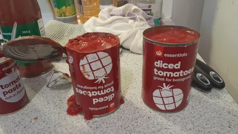How my boyfriend opens a can Vs how i open them