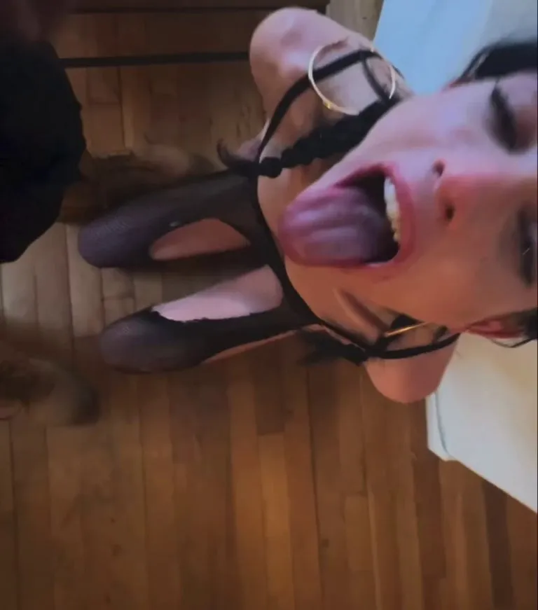 Deepthroat GIF by taylor__zahn