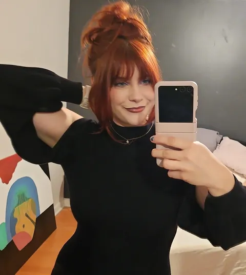 Red hair and soft glam