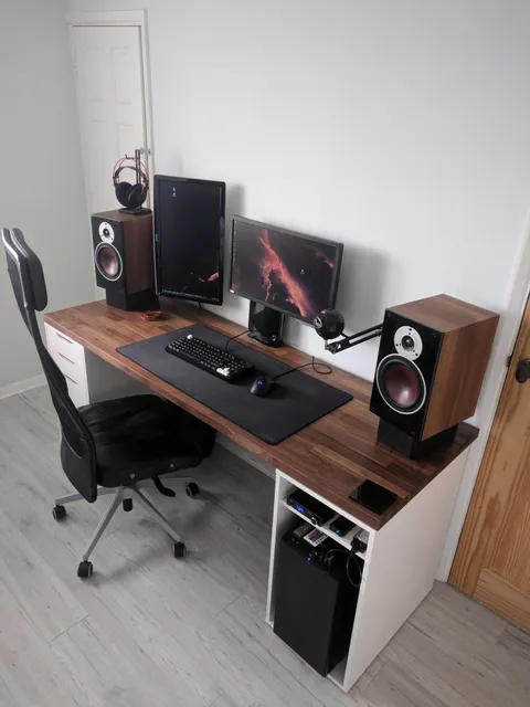 Got a new desk