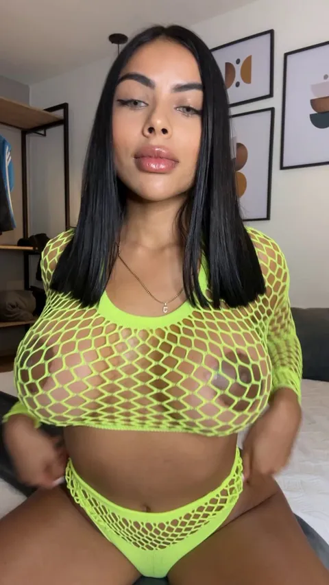 Obedient Latina bimbo