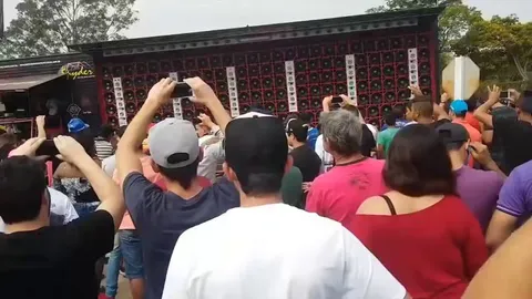 Speakers so powerful you can see the shockwaves