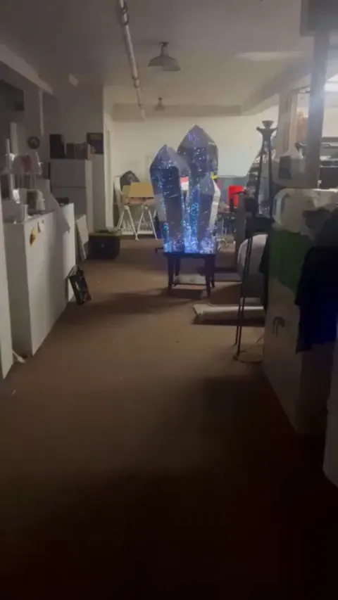 Two-way mirror infinity crystals and it’s beautiful