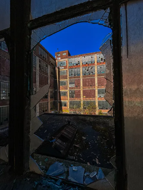 Huge abandoned factory in Ohio