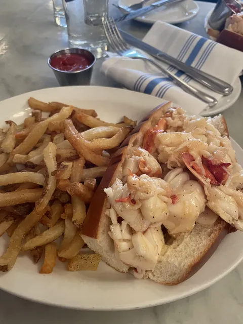 [I Ate] Lobster Roll in Boston 