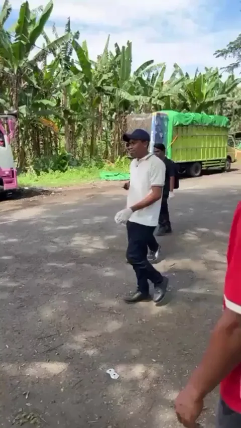 A suspicious wrapped white cloth in Indonesia.