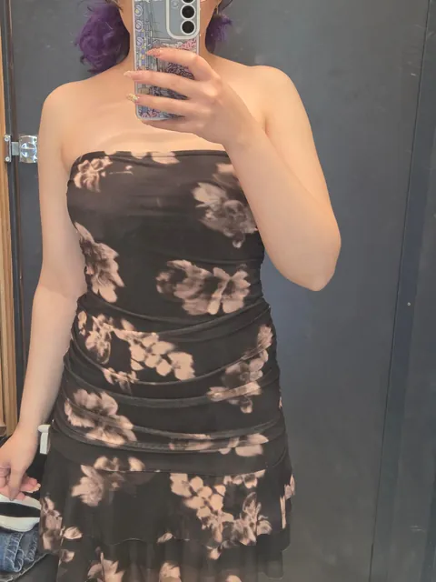[f] don't like the dress but you'll like the rest, i promise, just swipe