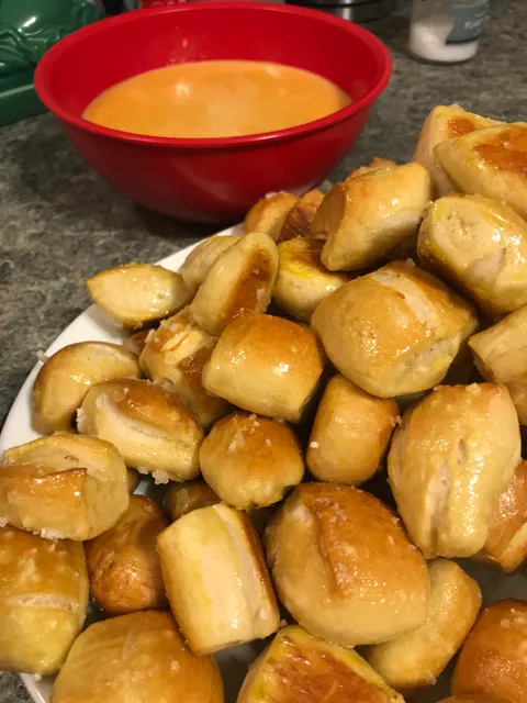 [homemade] pretzel bites and beer cheese dip