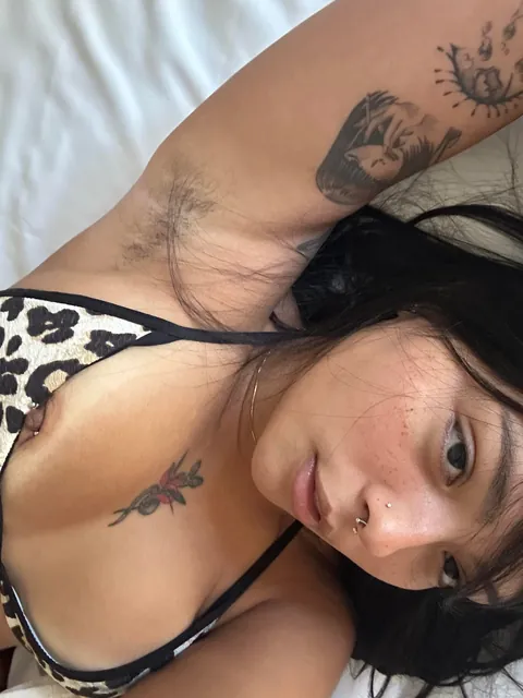 are u a fan of hairy or smooth armpits?